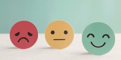 Mentaal welzijn bij MS - drie verschillende emoji's en emoties
